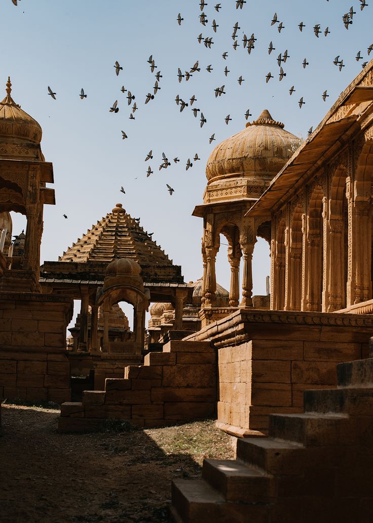 how to see india's golden triangle by train